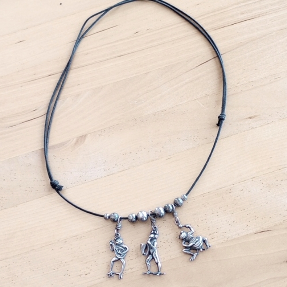Silver Frog Pendant Necklace
